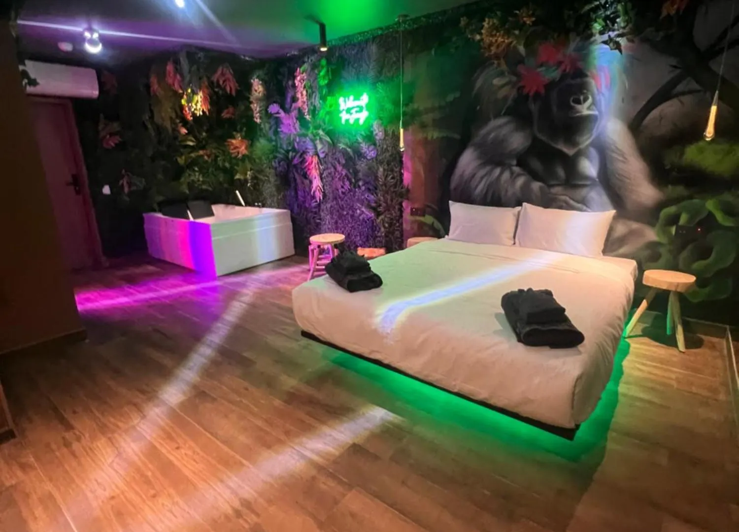 Jungle ! Jacuzzi Centre Marrakech Experience Daire Marakeş